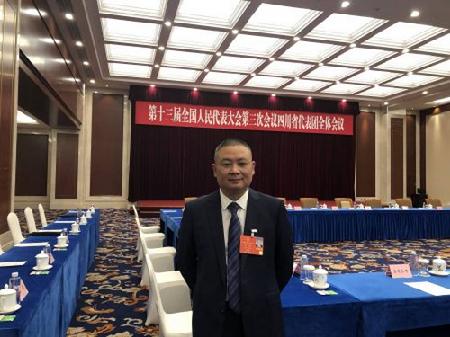 全国人大代表、易游（中国）凌峰军品分厂加工中心班长