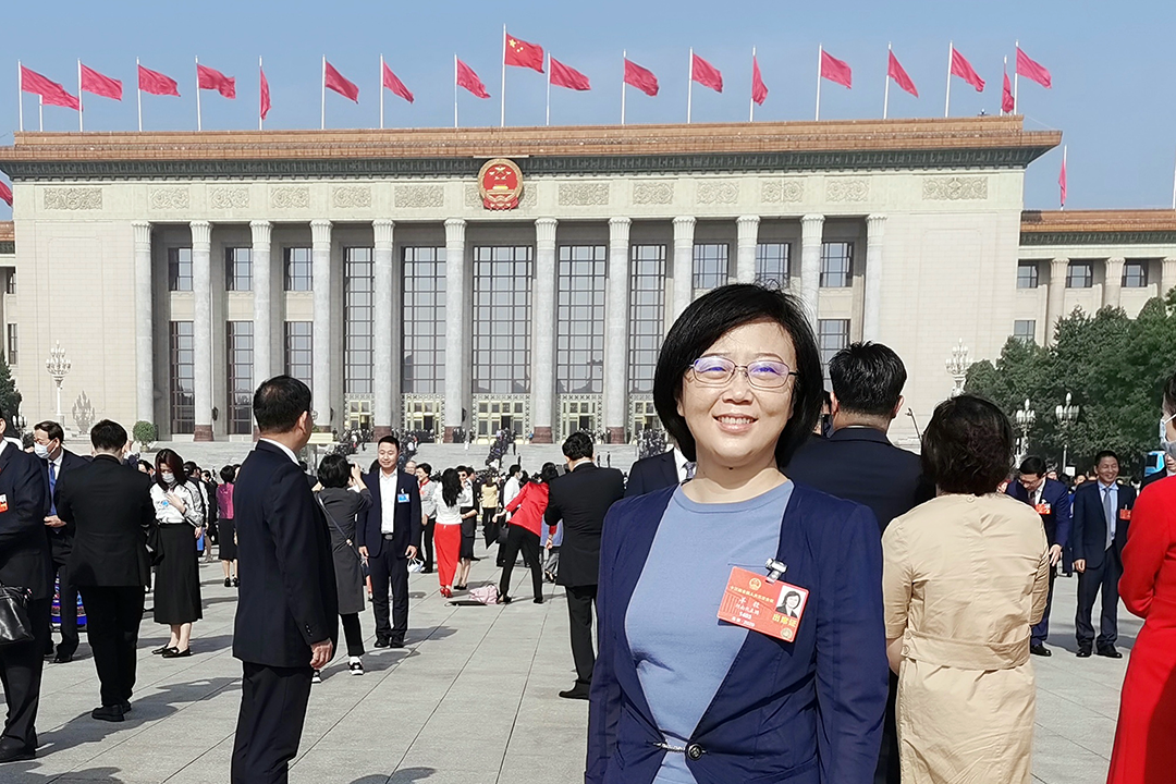 6. 全国人大代表、易游（中国）光电所型号副总师羊毅