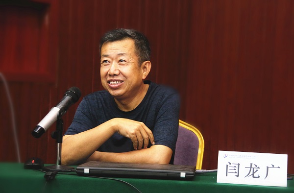 米兰在线手机版(大中国区)副总经理闫龙广告诫新员工要时刻树立安全意识.jpg 米兰在线手机版(大中国区)副总经理闫龙广告诫新员工要时刻树立安全意识.jpg