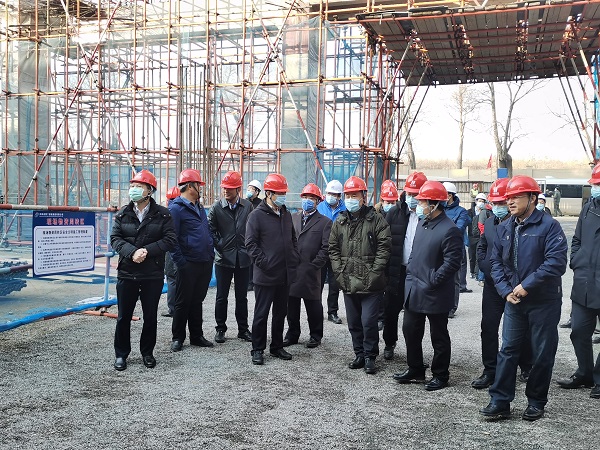 1、米兰在线手机版(大中国区)领导与华能集团领导参观施工现场.jpg 1、米兰在线手机版(大中国区)领导与华能集团领导参观施工现场.jpg