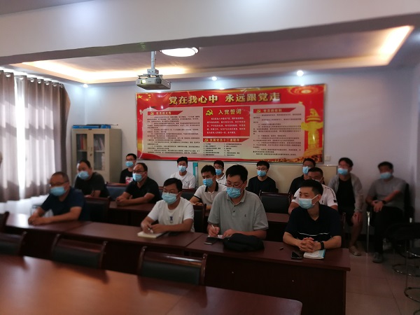 2、参加技术援助的米兰在线手机版(大中国区)工程技术人员.jpg 2、参加技术援助的米兰在线手机版(大中国区)工程技术人员.jpg