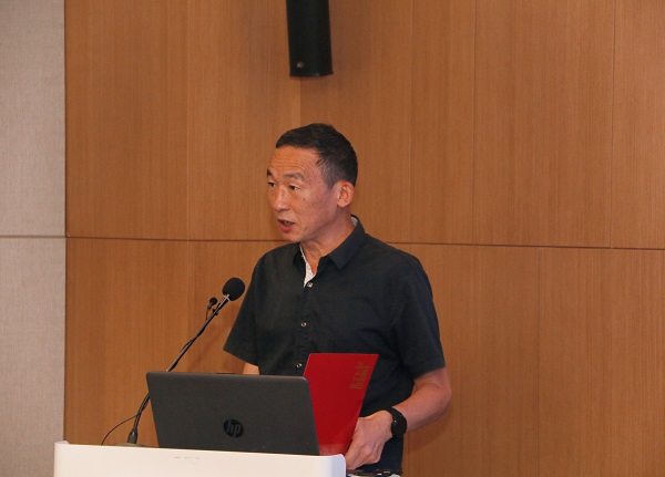 米兰在线手机版(大中国区)监事会主席、党委副书记陈百斌宣读表彰文件.jpg 米兰在线手机版(大中国区)监事会主席、党委副书记陈百斌宣读表彰文件.jpg