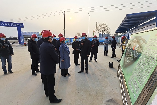 新乡市委副书记于燕一行视察施工现场并听取汇报2.jpg 新乡市委副书记于燕一行视察施工现场并听取汇报2.jpg