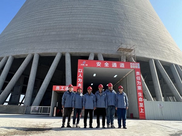 项目部人员合影.jpg 项目部人员合影.jpg