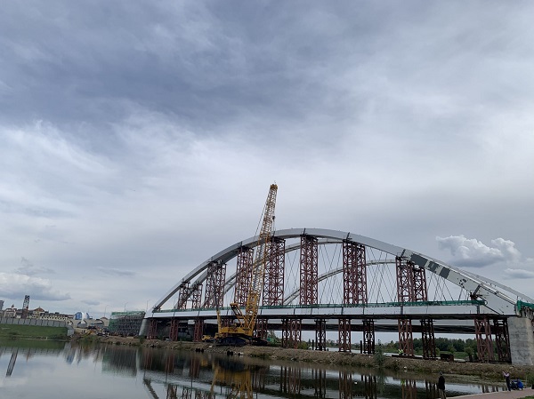 拱桥合龙现场图片2.jpg 拱桥合龙现场图片2.jpg