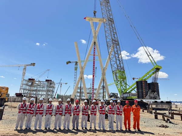 项目部成员合影.jpg 项目部成员合影.jpg