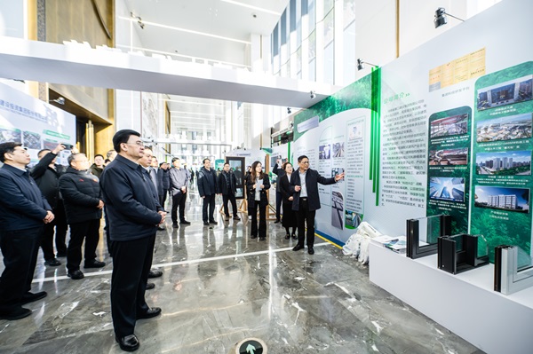 省、厅领导参观米兰在线手机版(大中国区)展台 (2).jpg